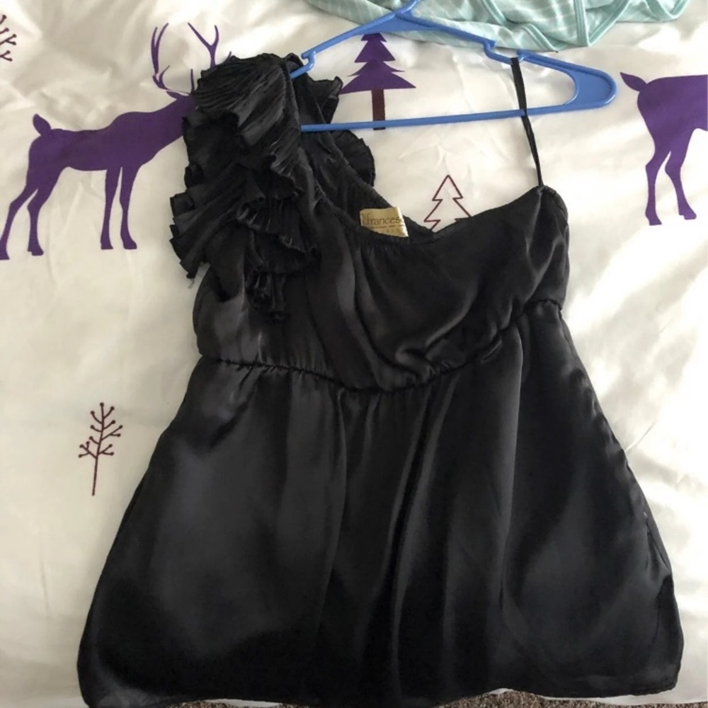 One shoulder top